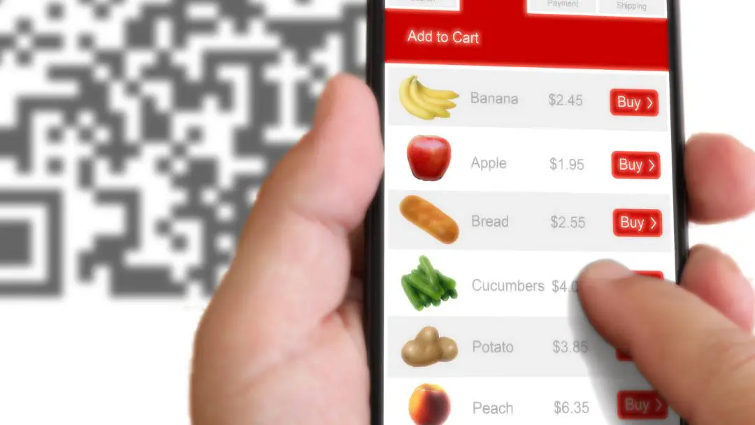 QR-Code führt zu personalisierter Produktliste mit Preisen und Buy-Button auf dem Smartphone